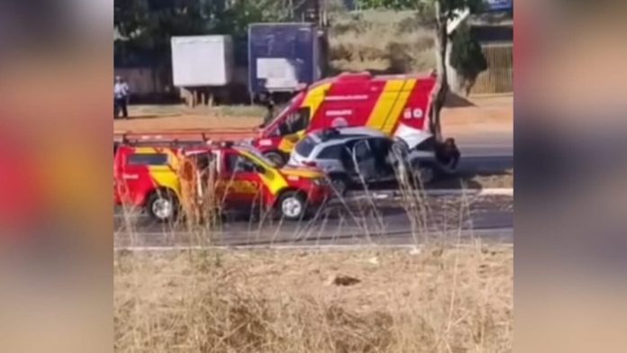 idoso-morre-apos-bater-carro-contra-arvore-na-av.-perimetral-norte,-em-goiania