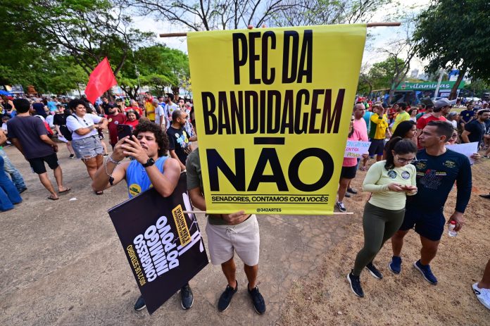 protesto-contra-a-pec-da-blindagem-acontece-na-praca-universitaria,-em-goiania;-veja-fotos