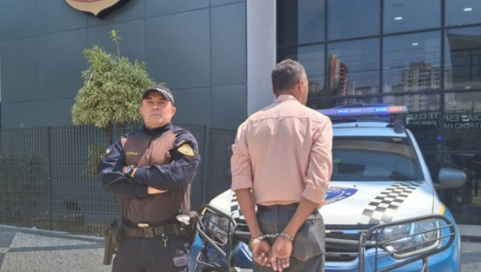 homem-e-preso-por-fingir-ser-policial-para-aplicar-golpes-em-aparecida-de-goiania