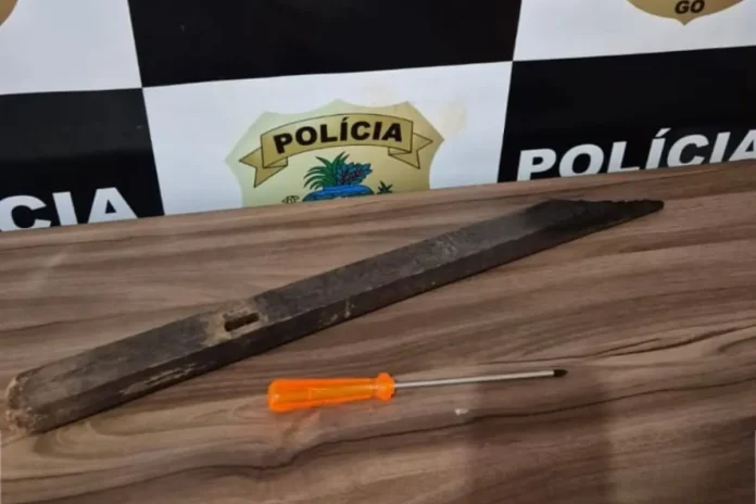 homem-e-preso-por-agredir-e-ameacar-mae-e-irma-com-chave-de-fenda-em-orizona