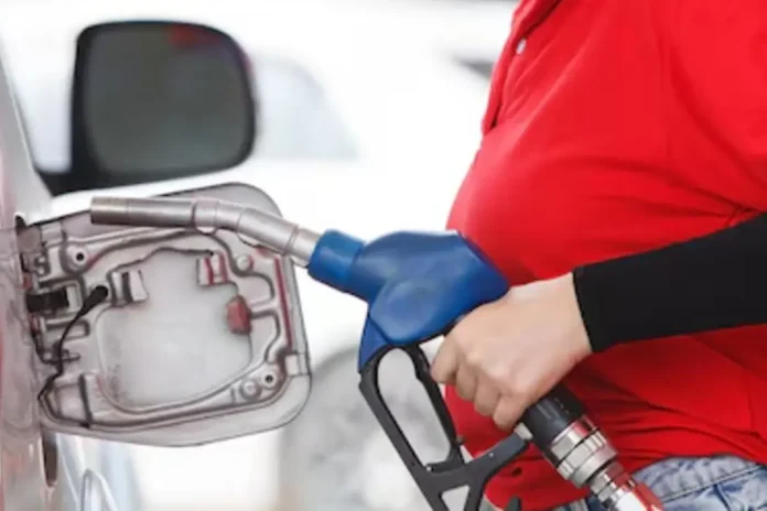 dj-agride-frentista-gravida-apos-ser-orientada-a-retirar-carro-de-local-proibido-em-goiania