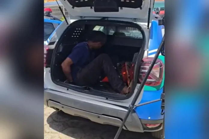 homem-flagrado-tocando-partes-intimas-dentro-de-onibus-e-solto-por-falta-de-flagrante-em-goiania